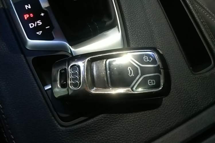 Used Audi Q5L 2024 40 TFSI Luxury Dynamic Edition Vehicle Key
