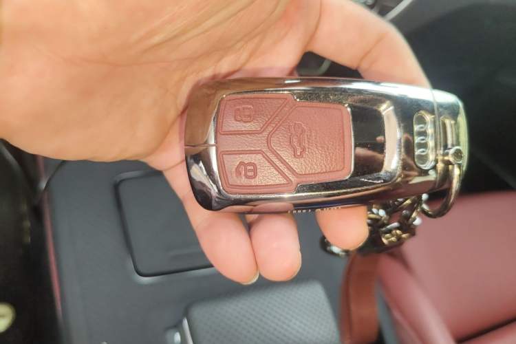 Used Audi Q5L 2024 45 TFSI Luxury Dynamic Model Vehicle Key