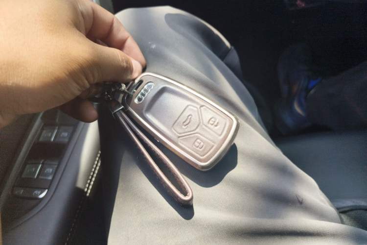 Used Audi Q5L 2024 40 TFSI Luxury Dynamic Edition Vehicle Key