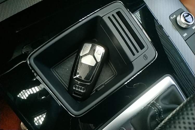 Used Audi Q5L 2024 40 TFSI Luxury Dynamic Edition Vehicle Key
