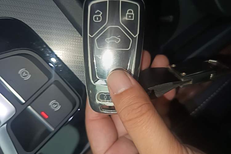 Used Audi Q5L 2024 45 TFSI Luxury Dynamic Model Vehicle Key