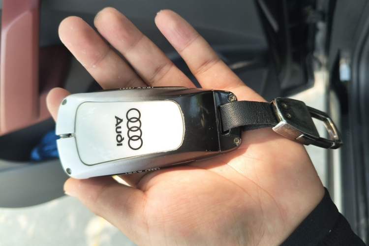 Used Audi Q5L 2024 40 TFSI Luxury Dynamic Edition Vehicle Key