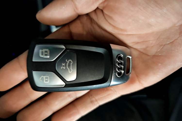 Used Audi Q5L 2024 40 TFSI Luxury Dynamic Edition Vehicle Key