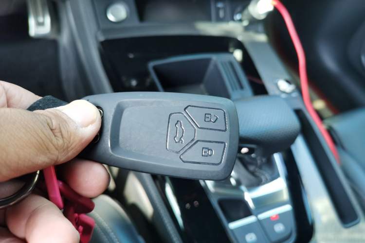 Used Audi Q5L 2024 40 TFSI Luxury Dynamic Edition Vehicle Key