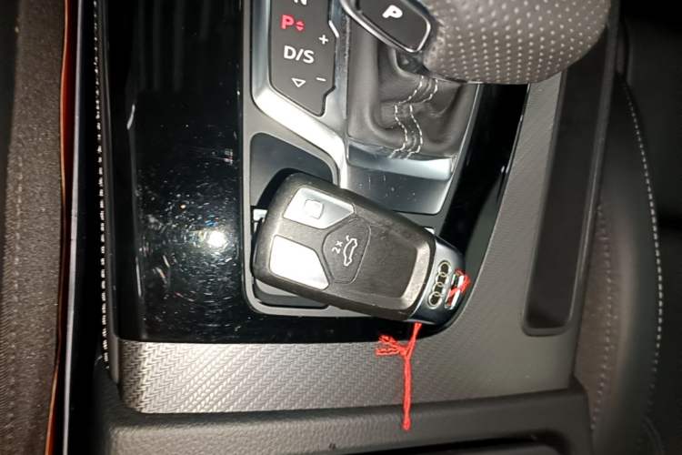 Used Audi Q5L 2024 45 TFSI Luxury Dynamic Model Vehicle Key