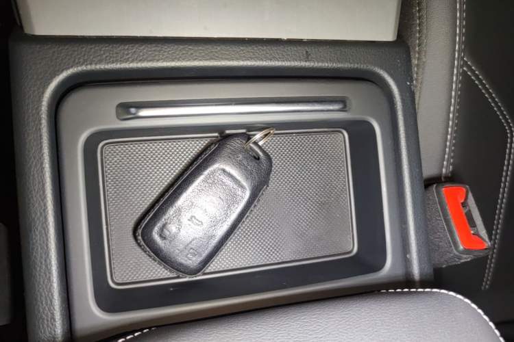Used Audi Q5L 2024 40 TFSI Fashion Dynamic Model Vehicle Key