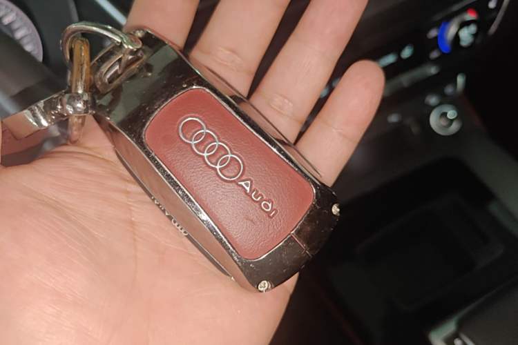 Used Audi Q5L 2024 40 TFSI Fashion Dynamic Model Vehicle Key