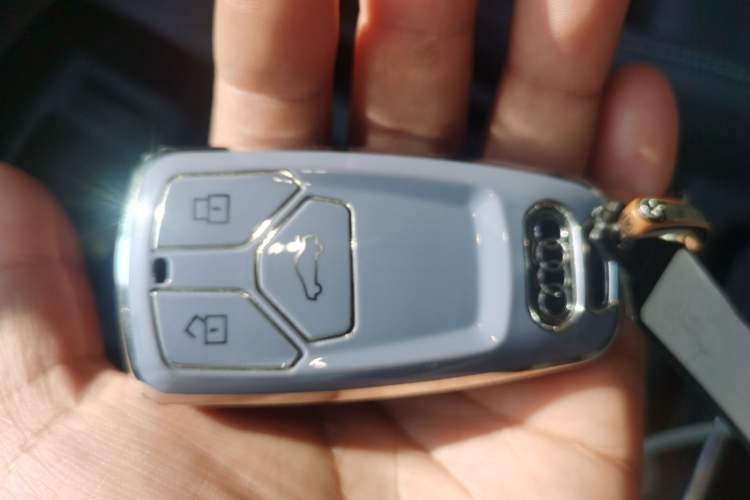 Used Audi Q5L 2024 40 TFSI Luxury Dynamic Edition Vehicle Key