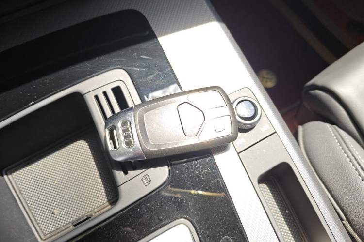 Used Audi Q5L 2024 40 TFSI Luxury Dynamic Edition Vehicle Key