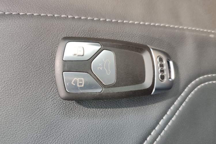 Used Audi Q5L 2024 40 TFSI Luxury Dynamic Edition Vehicle Key