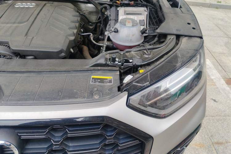 Used Audi Q5L 2024 40 TFSI Luxury Dynamic Edition Engine Bay Left