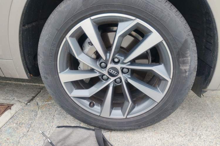 Used Audi Q5L 2024 40 TFSI Luxury Dynamic Edition Right Front Wheel Hub