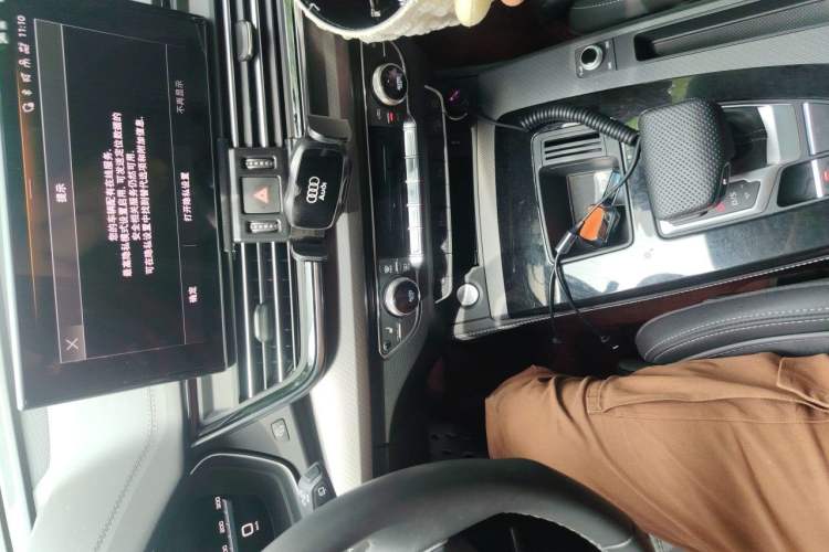Used Audi Q5L 2024 40 TFSI Luxury Dynamic Edition Audio And AC Panel