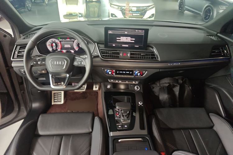 Used Audi Q5L 2024 40 TFSI Luxury Dynamic Edition Center Console