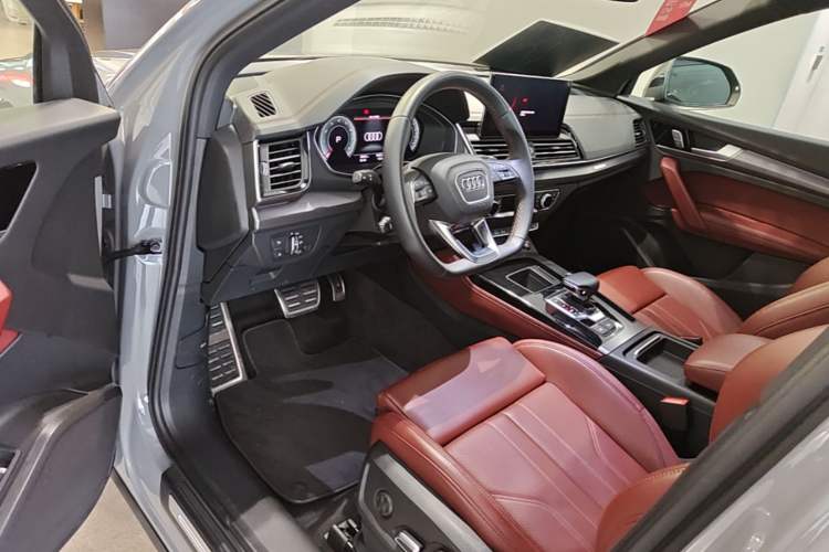 Used Audi Q5L 2024 40 TFSI Luxury Dynamic Edition Driver Seat