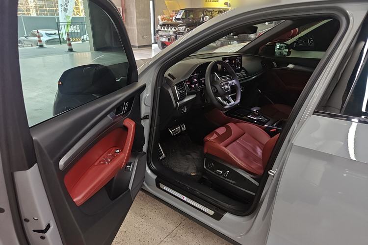 Used Audi Q5L 2024 40 TFSI Luxury Dynamic Edition Driver Seat