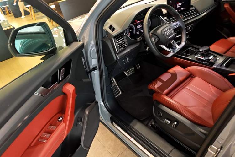 Used Audi Q5L 2024 40 TFSI Luxury Dynamic Edition Driver Seat