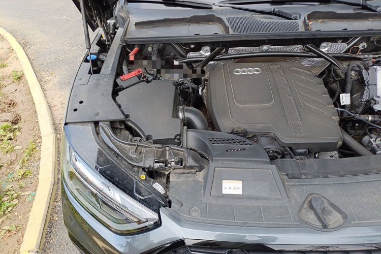 Used Audi Q5L 2024 45 TFSI Luxury Dynamic Model Engine Bay Right