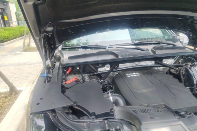 Used Audi Q5L 2024 40 TFSI Luxury Dynamic Edition Engine Bay Right