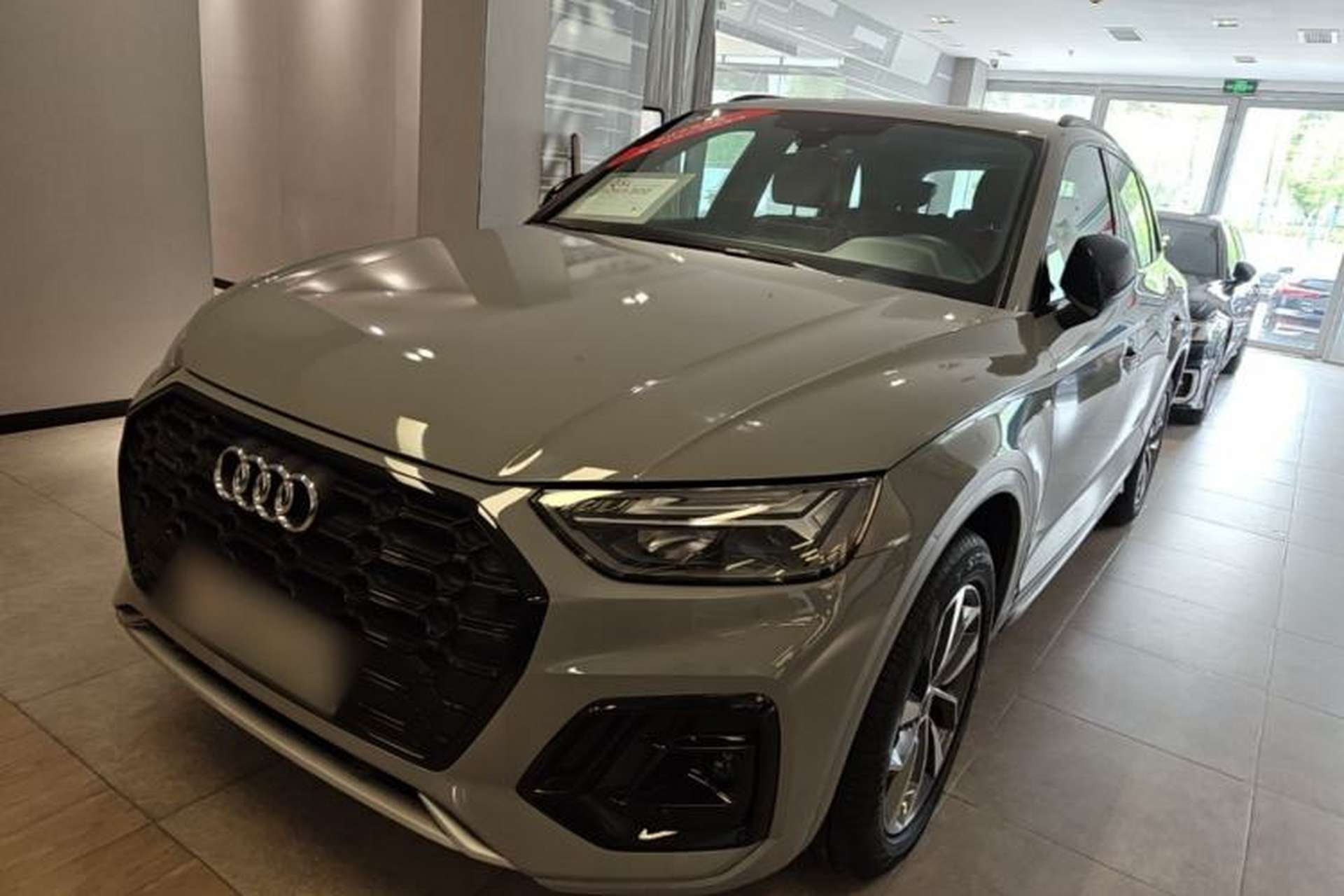 Used Audi Q5L 2024 40 TFSI Luxury Dynamic Edition Front Left 45 Deg