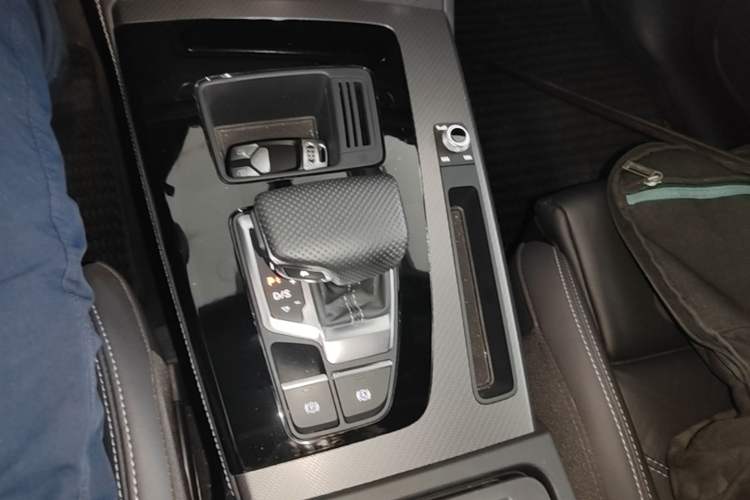 Used Audi Q5L 2024 40 TFSI Luxury Dynamic Edition Gear Lever