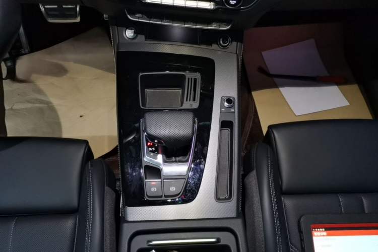 Used Audi Q5L 2024 40 TFSI Luxury Dynamic Edition Gear Lever