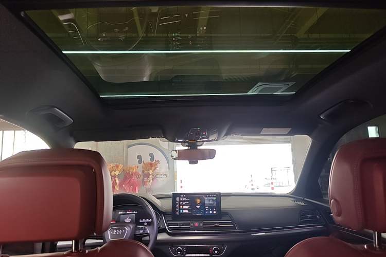 Used Audi Q5L 2024 40 TFSI Luxury Dynamic Edition Headliner