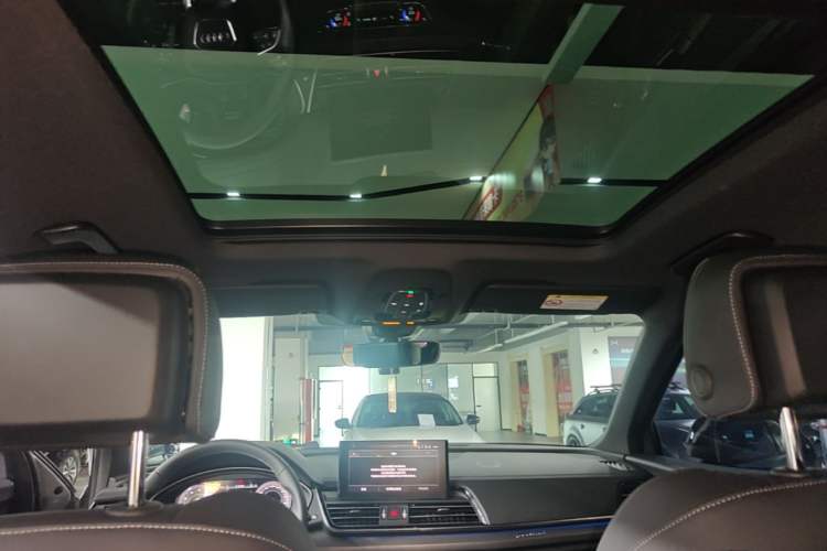 Used Audi Q5L 2024 40 TFSI Luxury Dynamic Edition Headliner
