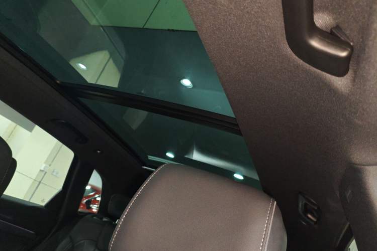 Used Audi Q5L 2024 40 TFSI Luxury Dynamic Edition Headliner