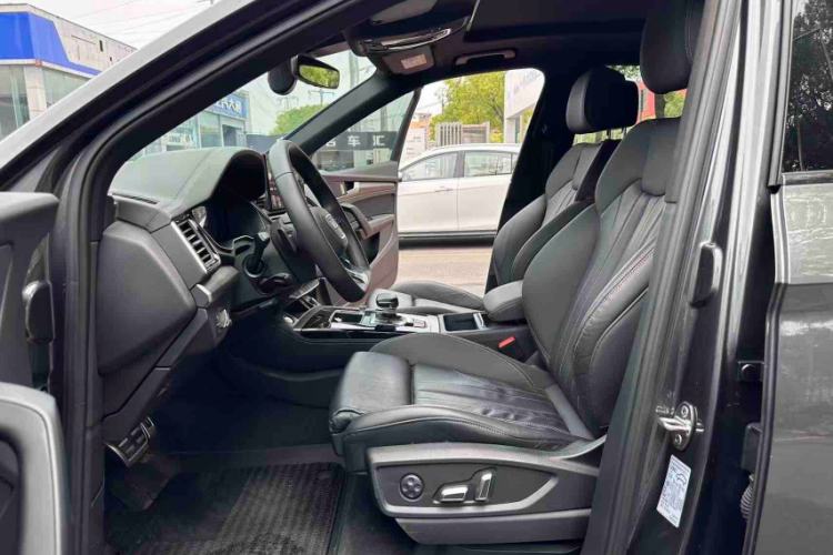 Used Audi Q5L 2024 40 TFSI Luxury Dynamic Edition Interior 3