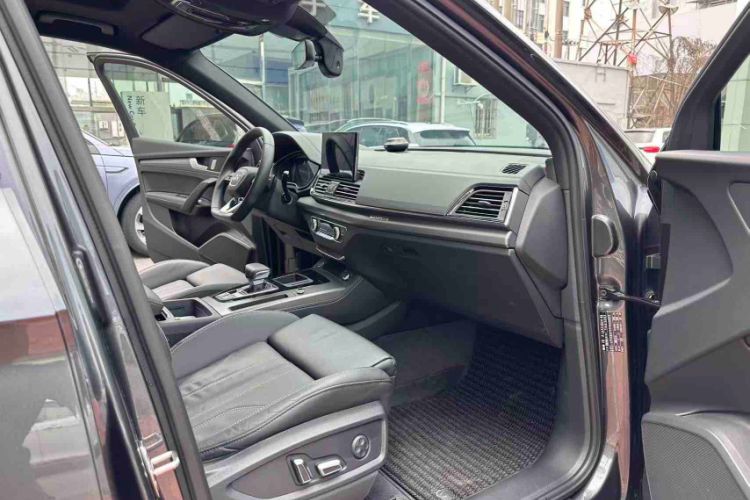 Used Audi Q5L 2024 40 TFSI Luxury Dynamic Edition Interior 7