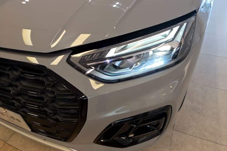 Used Audi Q5L 2024 40 TFSI Luxury Dynamic Edition Left Front Headlight
