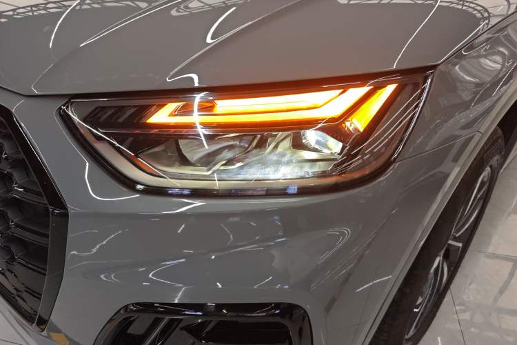 Used Audi Q5L 2024 40 TFSI Luxury Dynamic Edition Left Front Headlight