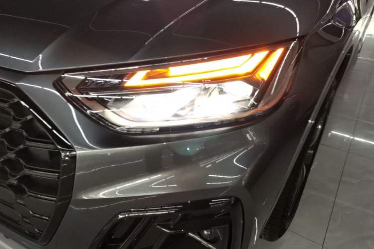 Used Audi Q5L 2024 40 TFSI Luxury Dynamic Edition Left Front Headlight