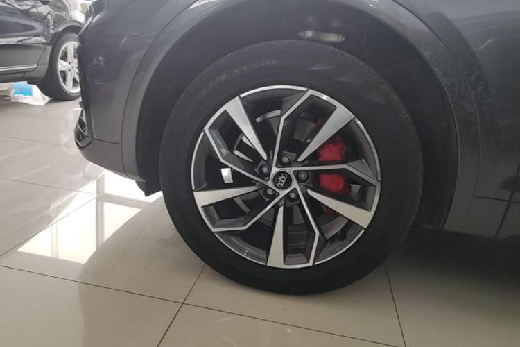 Used Audi Q5L 2024 40 TFSI Luxury Dynamic Edition Left Front Wheel Hub