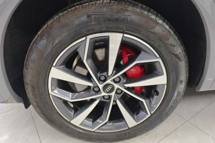 Used Audi Q5L 2024 40 TFSI Luxury Dynamic Edition Left Front Wheel Hub