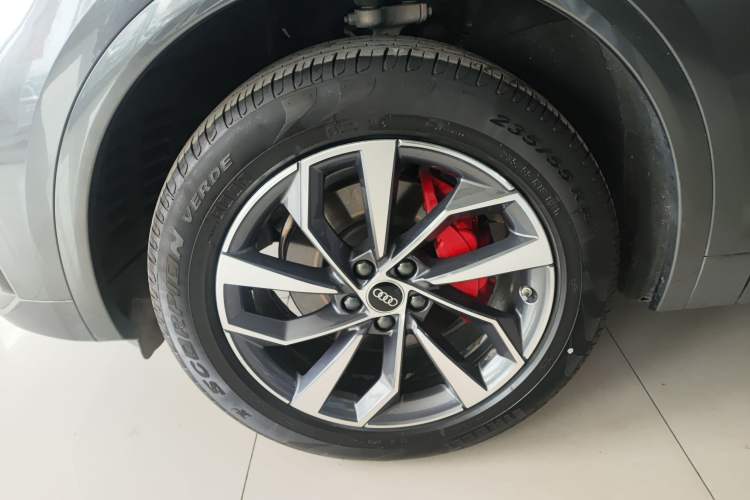 Used Audi Q5L 2024 40 TFSI Fashion Dynamic Model Left Front Wheel Hub