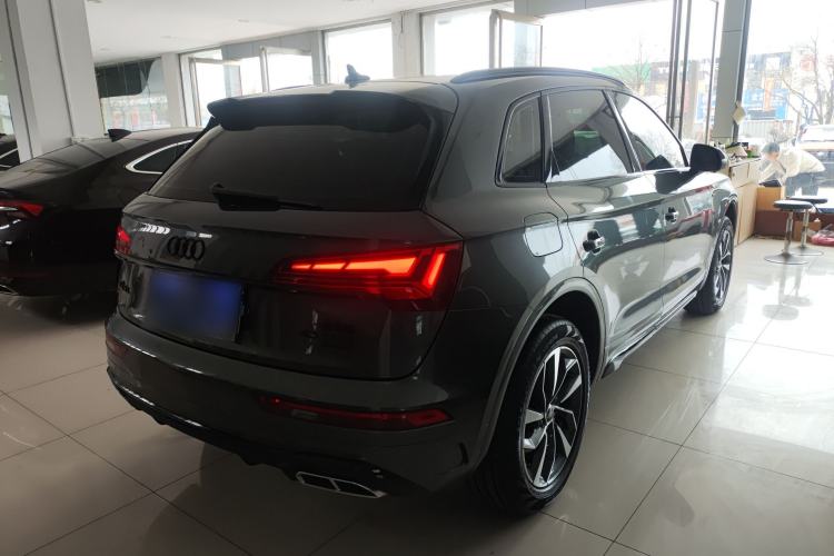 Used Audi Q5L 2024 40 TFSI Fashion Dynamic Model Rear Right 45 Deg