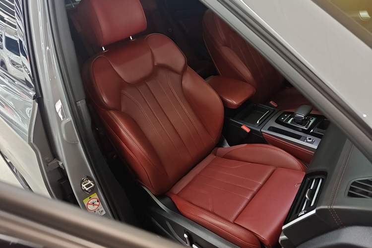 Used Audi Q5L 2024 40 TFSI Luxury Dynamic Edition Right Front Seat