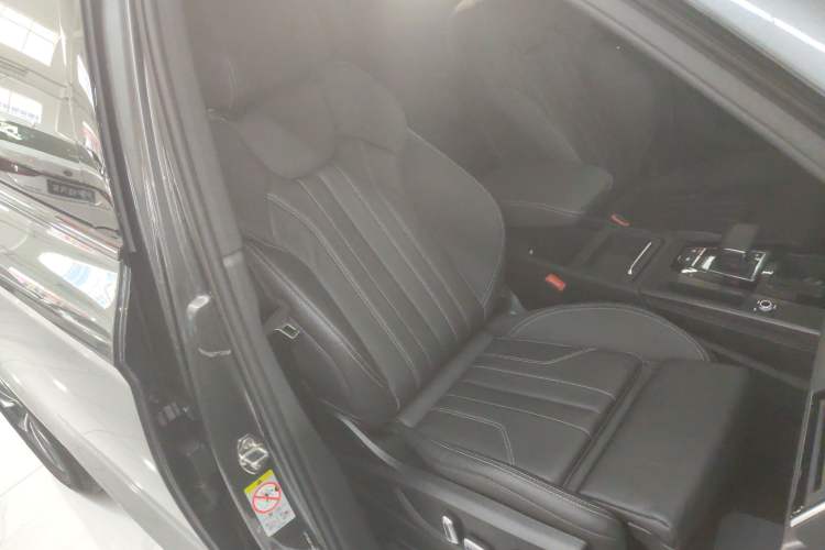 Used Audi Q5L 2024 40 TFSI Luxury Dynamic Edition Right Front Seat