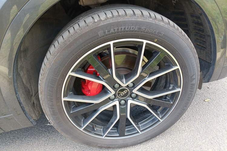 Used Audi Q5L 2024 45 TFSI Luxury Dynamic Model Right Front Wheel Hub