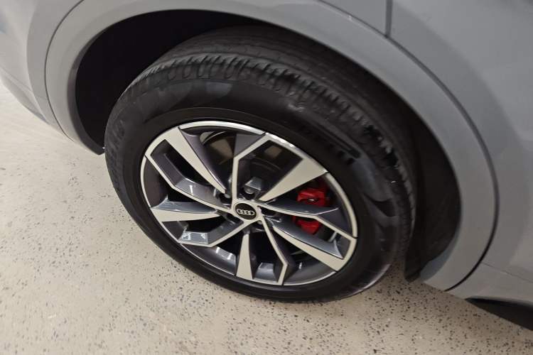 Used Audi Q5L 2024 40 TFSI Luxury Dynamic Edition Right Rear Wheel Hub