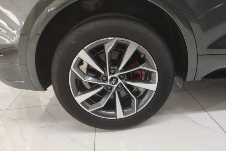 Used Audi Q5L 2024 40 TFSI Luxury Dynamic Edition Right Rear Wheel Hub