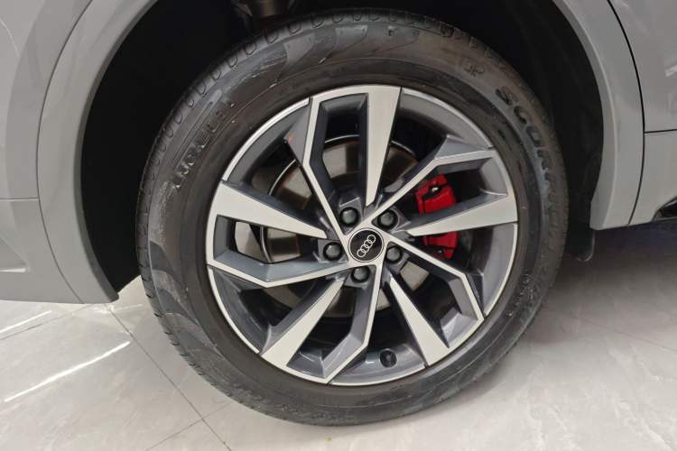 Used Audi Q5L 2024 40 TFSI Luxury Dynamic Edition Right Rear Wheel Hub