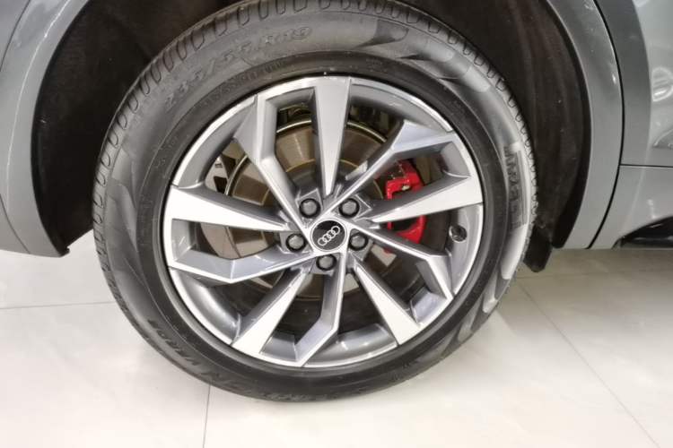 Used Audi Q5L 2024 40 TFSI Luxury Dynamic Edition Right Rear Wheel Hub