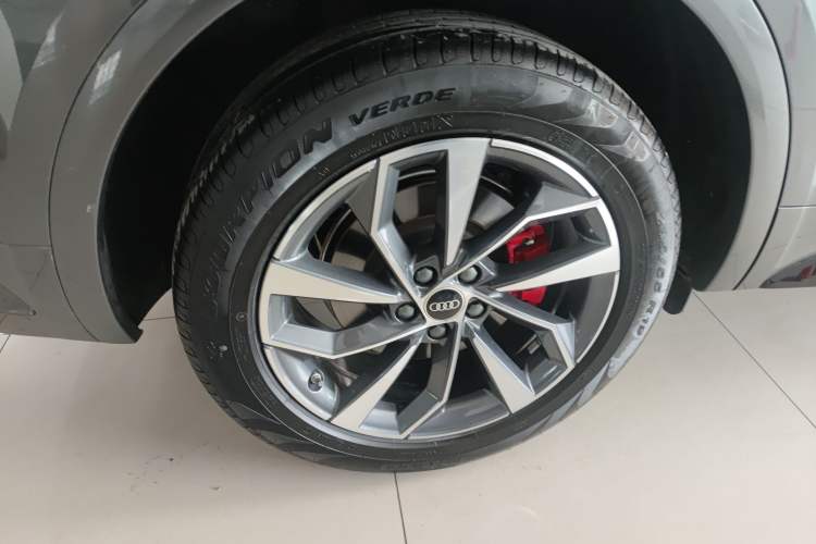 Used Audi Q5L 2024 40 TFSI Fashion Dynamic Model Right Rear Wheel Hub