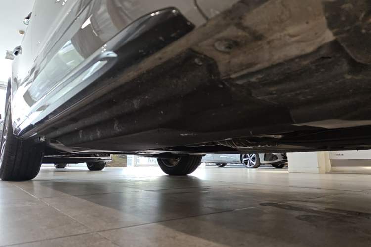 Used Audi Q5L 2024 40 TFSI Luxury Dynamic Edition Right Side Sill