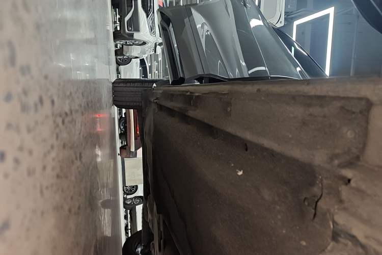 Used Audi Q5L 2024 40 TFSI Luxury Dynamic Edition Right Side Sill