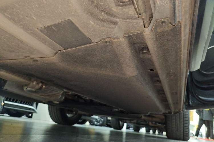 Used Audi Q5L 2024 40 TFSI Luxury Dynamic Edition Right Side Sill