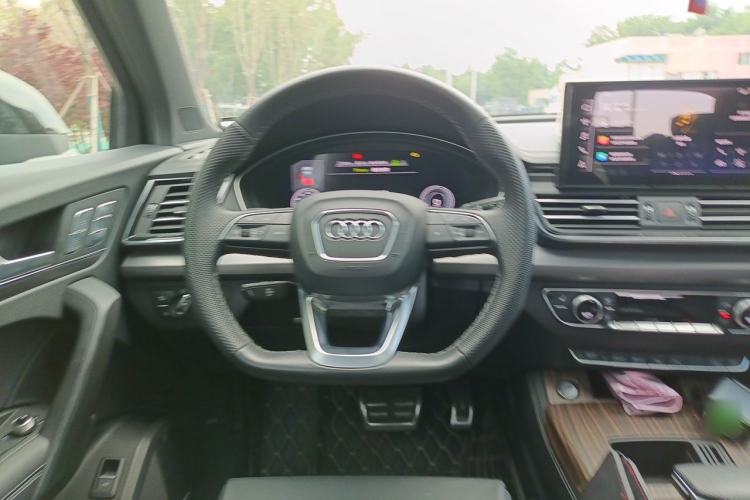 Used Audi Q5L 2024 45 TFSI Luxury Dynamic Model Steering Wheel